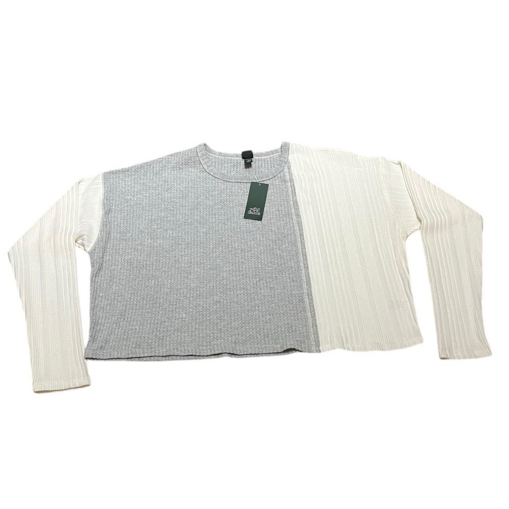 Wild‎ Fable Women’s Colorblock Two-Tone Gray and White Sweater, Size XL, NWT